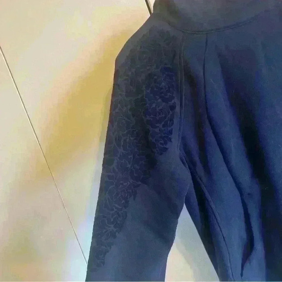 Lululemon Women’s Mock Neck Sweatshirt Navy Blue‎ Sz Small - Picture 5 of 6